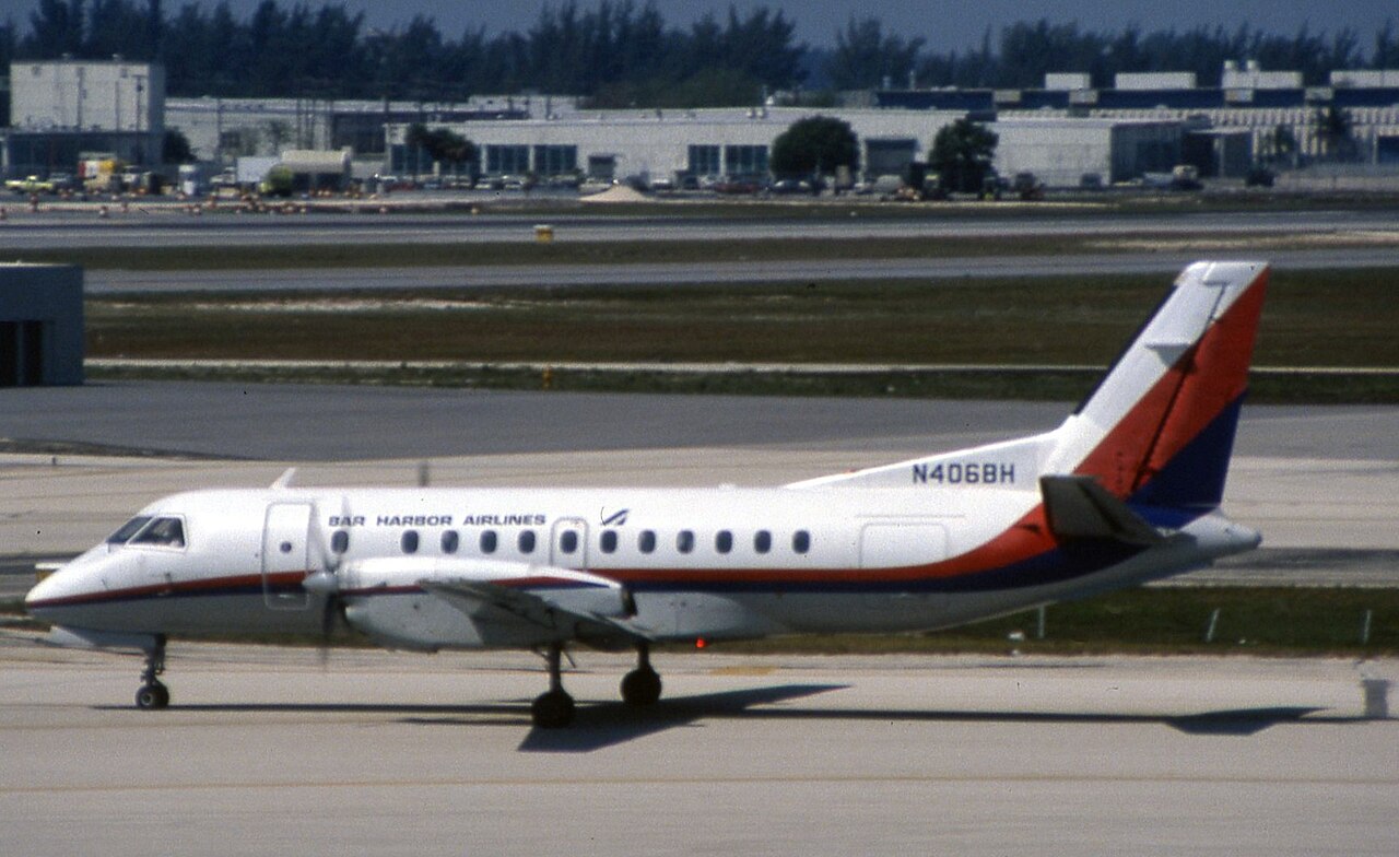 14-3-89 N406BH Miami (53220066770).jpg